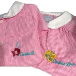 Grembiule Asilo Bimba a Quadretti Rosa con ricamo