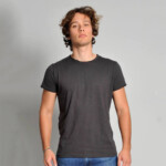 Vesti T-shirt fiammata girocollo da uomo a maniche corte