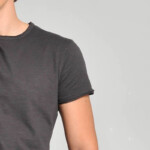 Vesti T-shirt fiammata girocollo da uomo a maniche corte